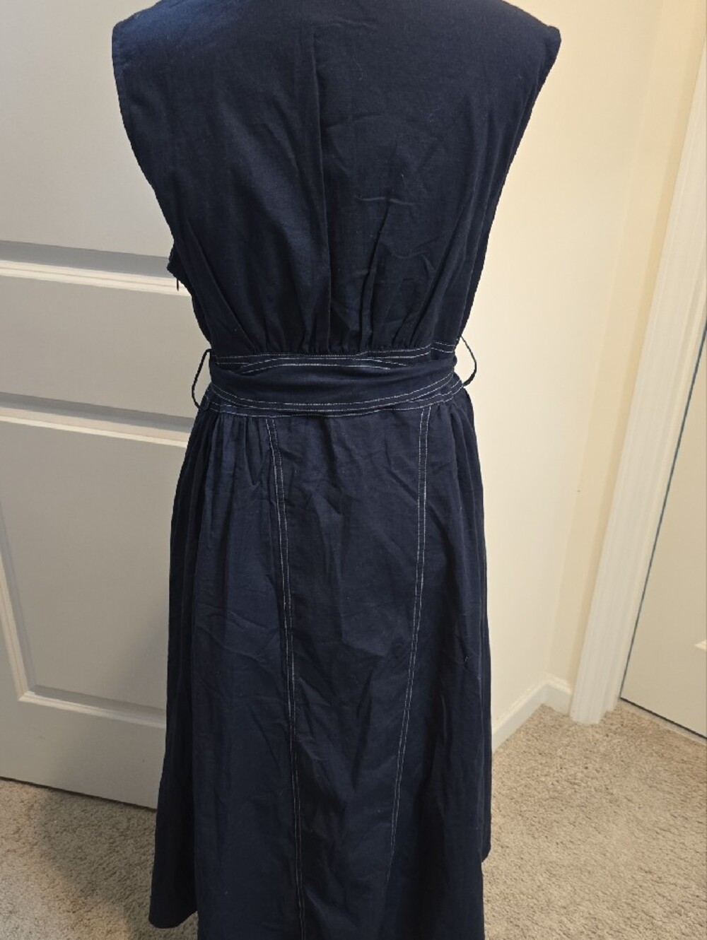 Commense Sleeveless Navy Tie-Waist Midi Dress - Picture 3 of 8